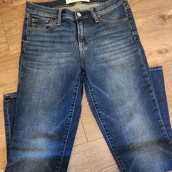 GAP women's jeans - excellent condition - Picture 3 of 4